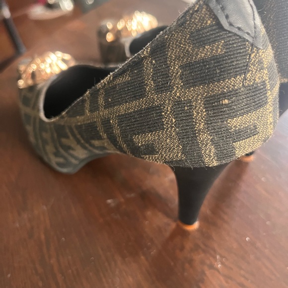 Women’s High Heel Shoes - Picture 3 of 5